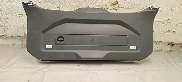 BMW 3 G20 G21 Tailgate trim 8738527