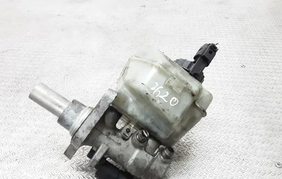 Volkswagen PASSAT B6 Master brake cylinder 03350886771