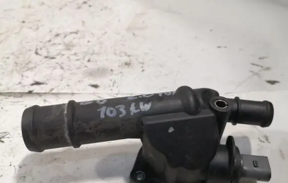 Volkswagen PASSAT B6 Engine coolant pipe/hose 03G121132