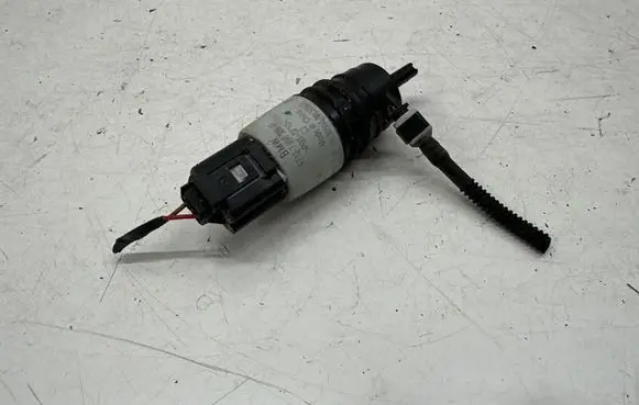 BMW 3 F30 F35 F31 Windscreen/windshield washer pump 7298309