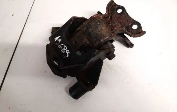 KIA Sportage Engine mount bracket