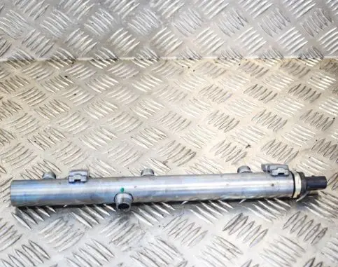 Mercedes-Benz GLC X253 C253 Fuel main line pipe B1045591