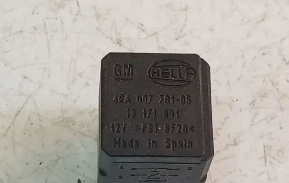 Opel Astra H Other relay 4RA00779105