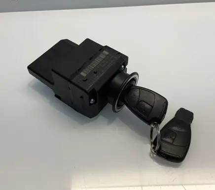 Mercedes-Benz C W203 Ignition lock 2035450308 33002104 33002102