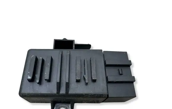 Skoda Fabia Mk3 (NJ) Seat heating relay 6R0959772E 01SW0001