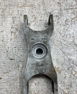 Volkswagen PASSAT B7 Fuel Injector clamp holder 03L216A