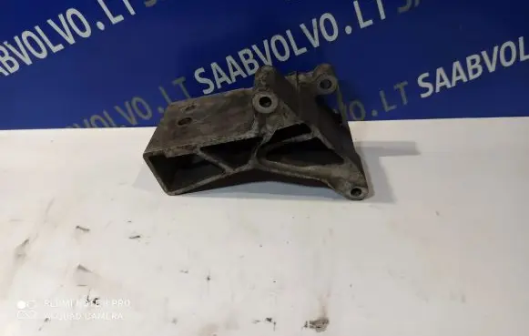 Volvo V70 Engine mounting bracket 30741576