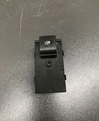 Opel Mokka Electric window control switch 13301888