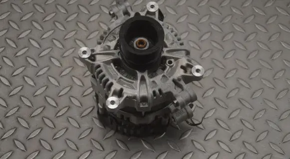Volvo XC40 Generator/alternator 32406403