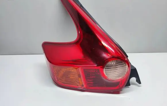 Nissan Juke I F15 Rear/tail lights