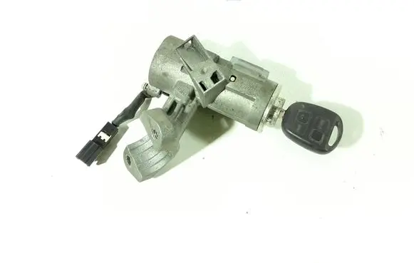 Toyota Corolla E120 E130 Ignition lock 45020024 HM42672000