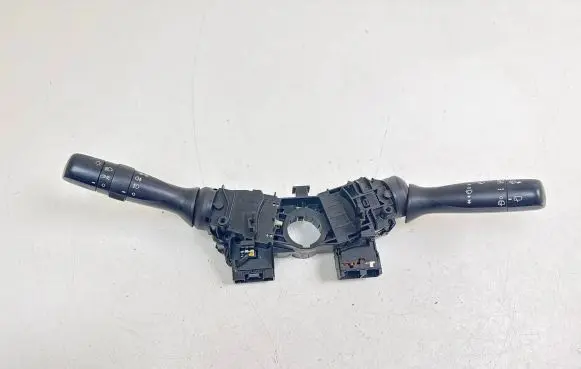 Toyota Urban Cruiser (XP110) Wiper turn signal indicator stalk/switch 17F653