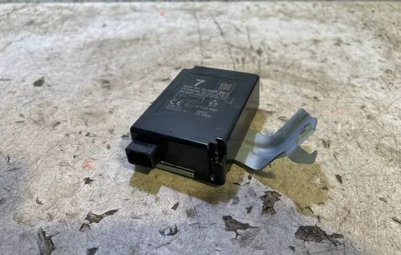 Toyota Yaris Tire pressure control unit 897600D070 MR1015820 TA20151867