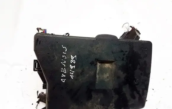 Toyota Avensis T270 Fuse box set 8211105J11 82111-05J11