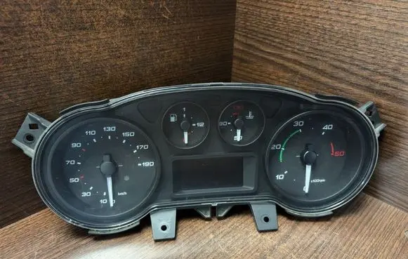 Iveco Daily 6th gen Speedometer (instrument cluster) 5801815711 5802281327