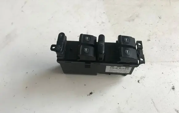 Skoda Octavia Mk1 (1U) Electric window control switch 1U6959793