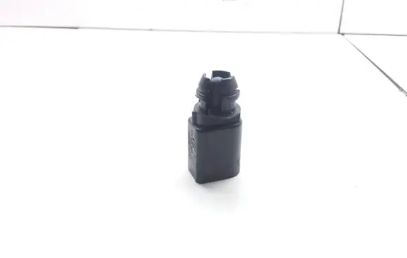 Audi A6 S6 C6 4F Outside/exterior temperature sensor 8Z0820535