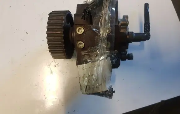 Ford Focus C-MAX Fuel injection high pressure pump 0445010102