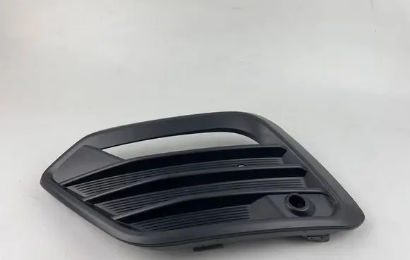 Seat Ateca Front bumper lower grill 575853665R
