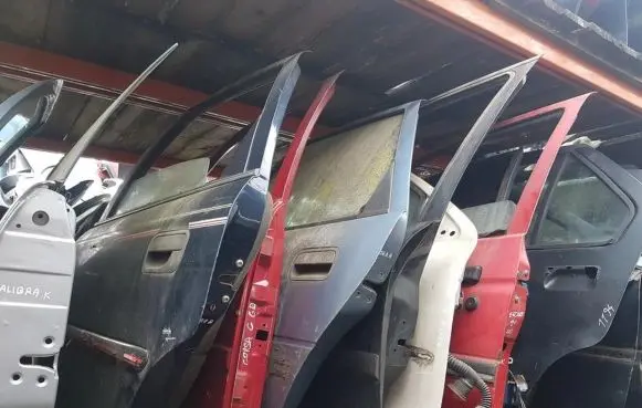 Ford Mondeo MK I Front door