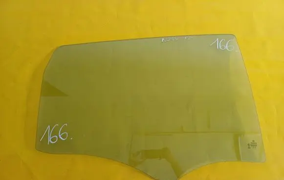 Mercedes-Benz B W245 Rear door window glass