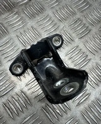 Nissan X-Trail T32 Rear door lower hinge 