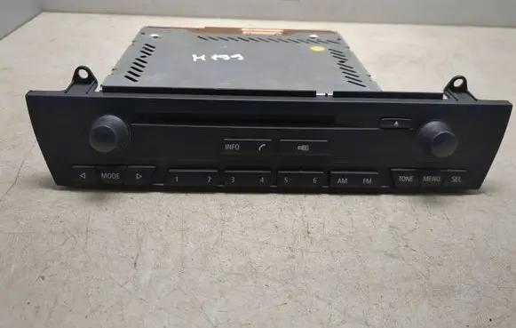 Radio/CD/DVD/GPS head unit