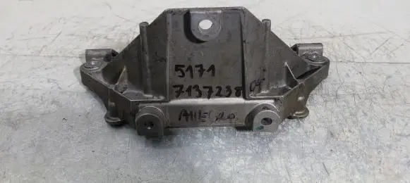 BMW X5 E70 Rear differential/diff mount bracket 7137238