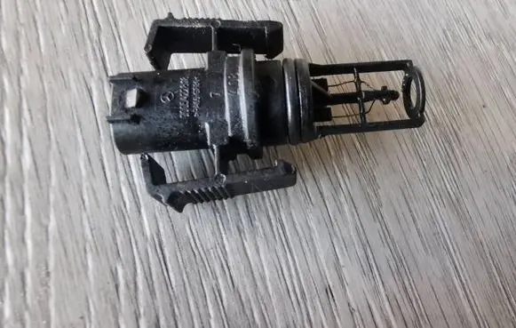 Mercedes-Benz R W251 Intake air temperature sensor 0005422818
