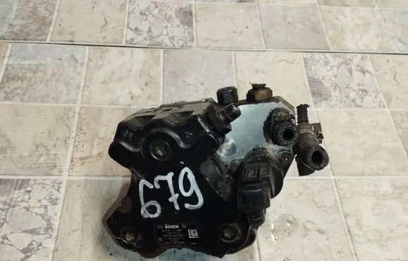 Mitsubishi Colt Fuel injection high pressure pump A6400700701