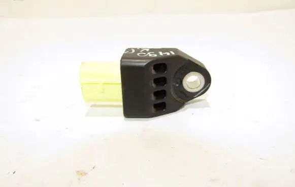 Volkswagen Golf IV Airbag deployment crash/impact sensor 98235FJ010