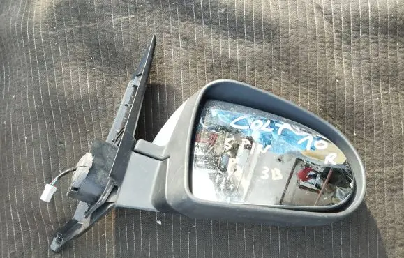 Mitsubishi Colt Front door electric wing mirror 23263628