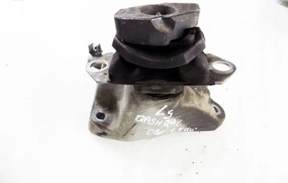 Nissan Qashqai Engine mount bracket