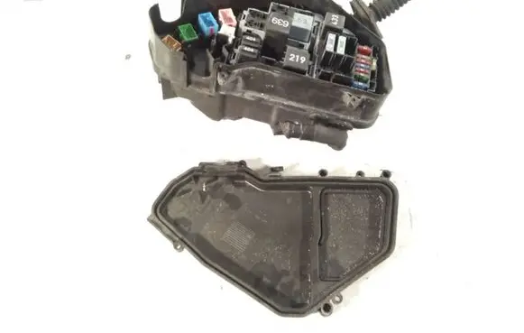 Volkswagen Touareg I Fuse module 7L6937503A