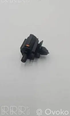 Tesla Model S Outside/exterior temperature sensor 110681800A 1106818