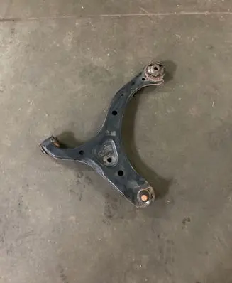 KIA Sorento Front lower control arm/wishbone RH545012P000