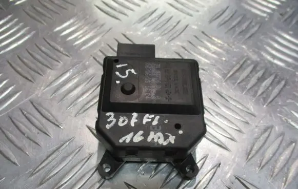 Peugeot 307 Central body control module 309370600A