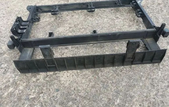 BMW 5 E39 Radiator mount bracket 171122473569