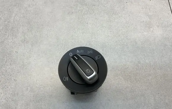 Volkswagen Touran II Light switch 3C8941431