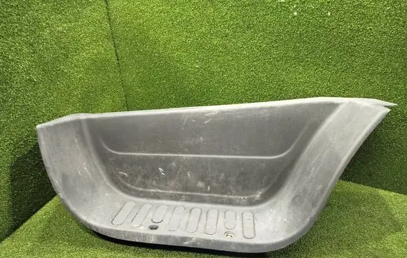 Front sill trim cover