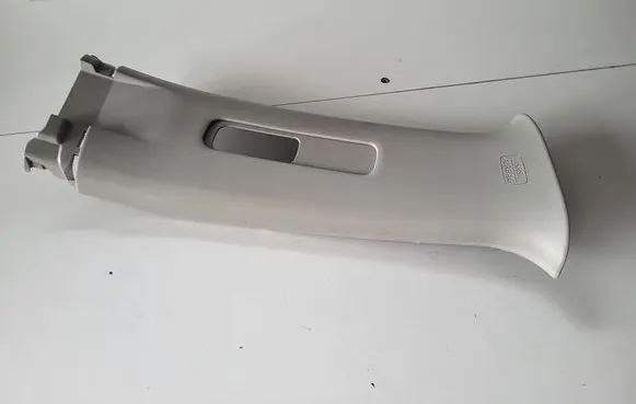 Nissan X-Trail T32 Seat belt trim 769134CE0A