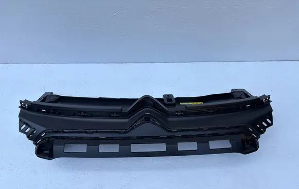 Citroen C3 Front bumper upper radiator grill 9833503480