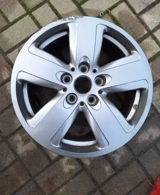 R16 alloy rim