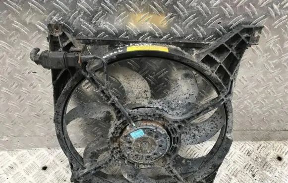 Hyundai Trajet Radiator cooling fan shroud