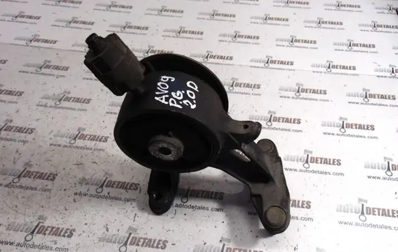 Toyota Avensis T270 Engine mount bracket