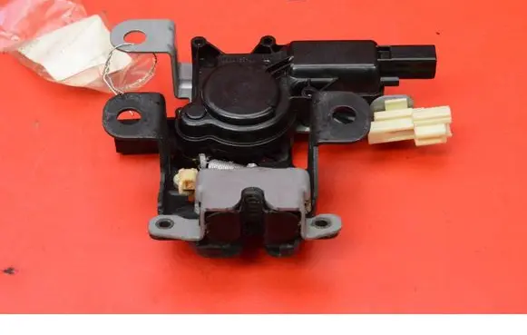 Mazda MX-5 NC Miata Tailgate/trunk/boot lock/catch/latch B6724