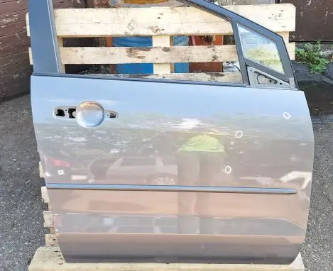 Mazda 5 Front door 