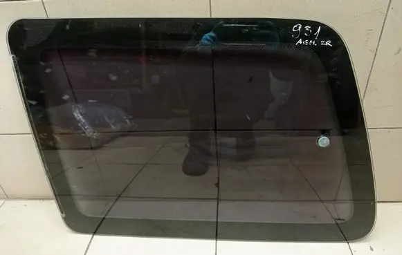 Chrysler Voyager Rear side window 43R001050