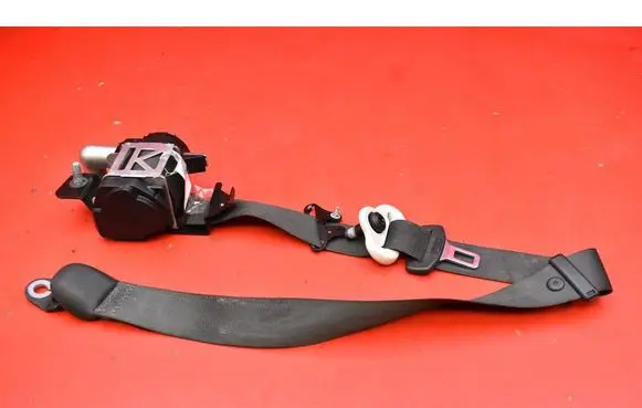 Ford Mondeo MK IV Front seatbelt DS73F61294AK