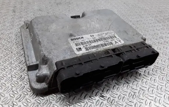 Opel Zafira A Engine control unit/module 90582540 0281001751